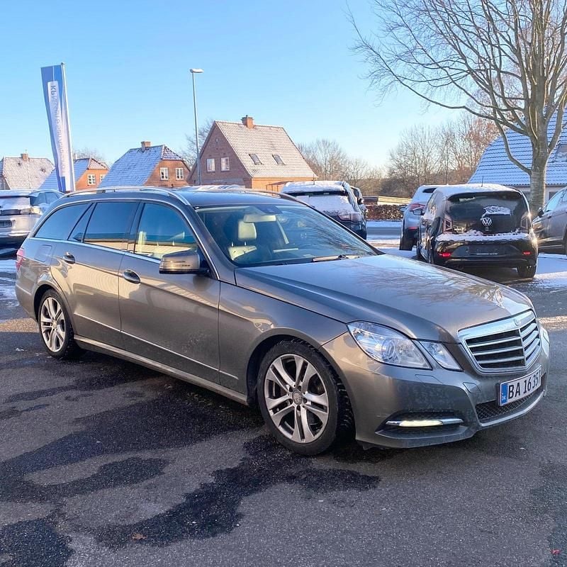 Gråmetal Brugt 2010 Mercedes E250 Avantgarde Stationcar | 50.000 kr. - Billede 1/1