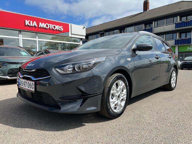 Penta metal Brugt 2023 Kia Ceed Sportswagon Stationcar | 262.000 kr. (Lidt for dyr) - Billede 1/4