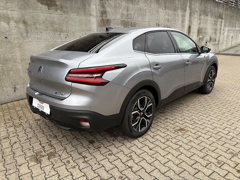 Brugt Citroën e-C4 Shine 100 kW (136 HK) 2023 Sortmetal Sedan