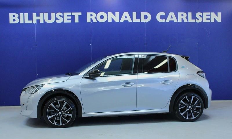 Sølvmetal Brugt 2023 Peugeot e-208 GT Hatchback | 164.900 kr. (Fair pris) - Billede 1/4