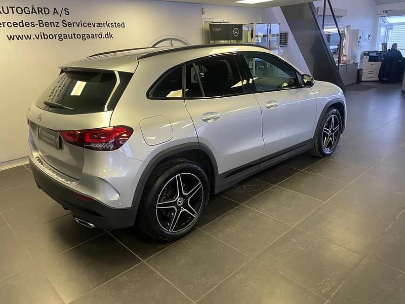 Brugt Mercedes GLA250 AMG line 218 HK (160 kW) 2023 Sølvmetal SUV