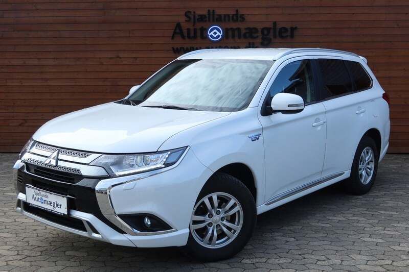Hvid Brugt 2020 Mitsubishi Outlander P-HEV Inform SUV | 179.900 kr. (Fair pris) - Billede 1/4