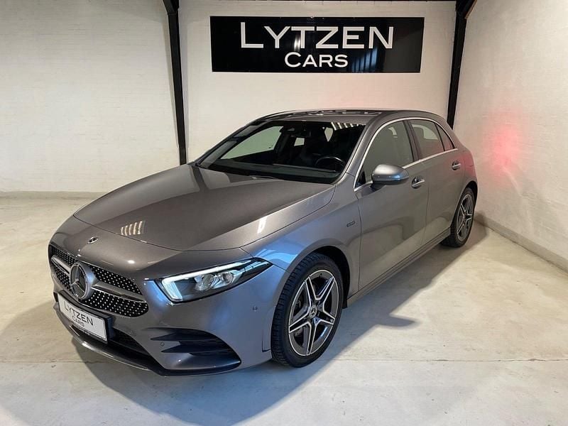 Gråmetal Brugt 2021 Mercedes A250 AMG line Hatchback | 274.800 kr. (Fair pris) - Billede 1/4