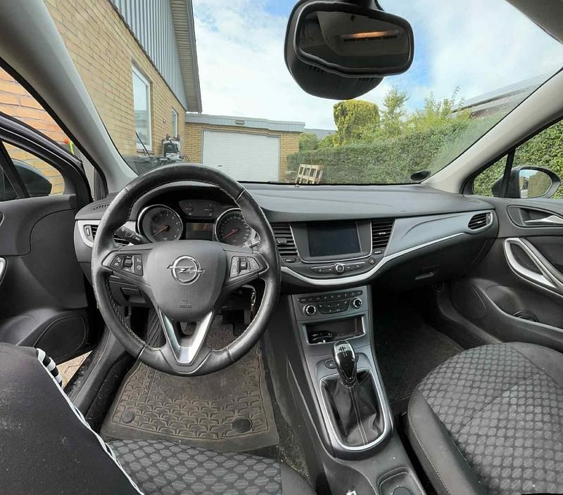 Midnat Blå Brugt 2019 Opel Astra Excite Stationcar | 110.100 kr. (Lidt for dyr) - Billede 1/8