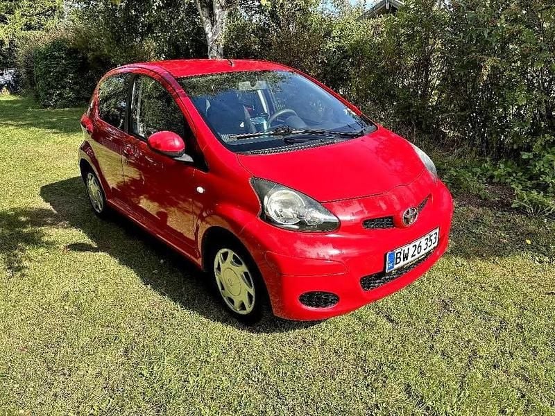 Brugt 2010 Toyota Aygo Hatchback | 27.900 kr. (Fair pris) - Billede 1/4
