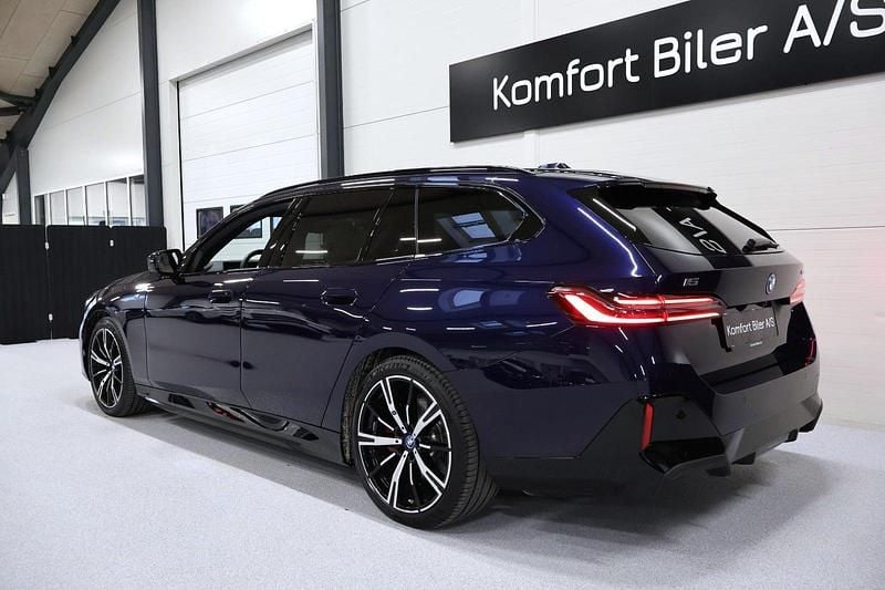 Brugt BMW i5 M Sport 250 kW (340 HK) 2024 Mørkblåmetal Stationcar