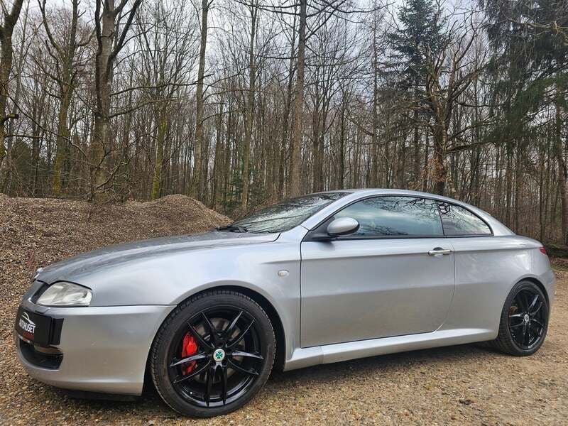 Sølvmetal Brugt 2005 Alfa Romeo GT Coupe | 139.900 kr. - Billede 1/4