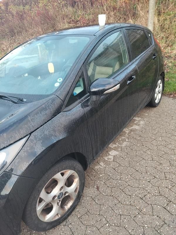 Brugt Ford Fiesta Ambiente 82 HK (60 kW) 2012 Sort Hatchback