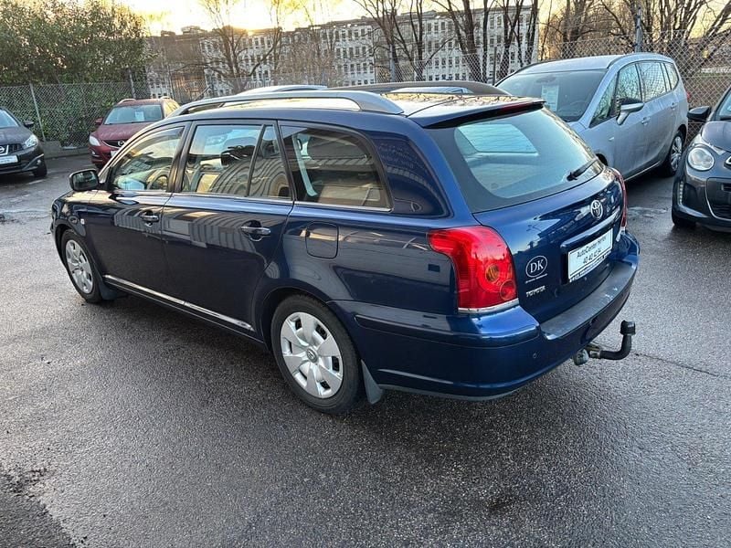 Brugt Toyota Avensis Sol 163 HK (119 kW) 2005 Mørkblåmetal Stationcar