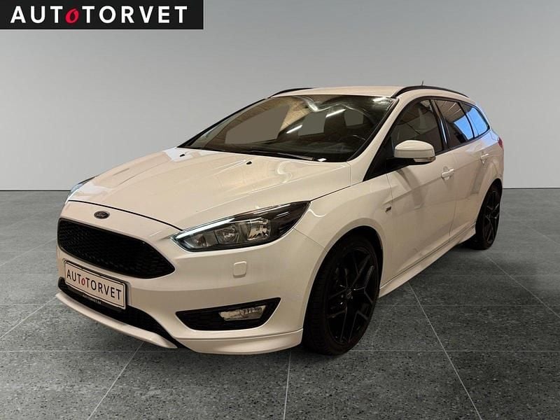 Hvid Brugt 2017 Ford Focus ST-Line Stationcar | 79.700 kr. (Fair pris) - Billede 1/4