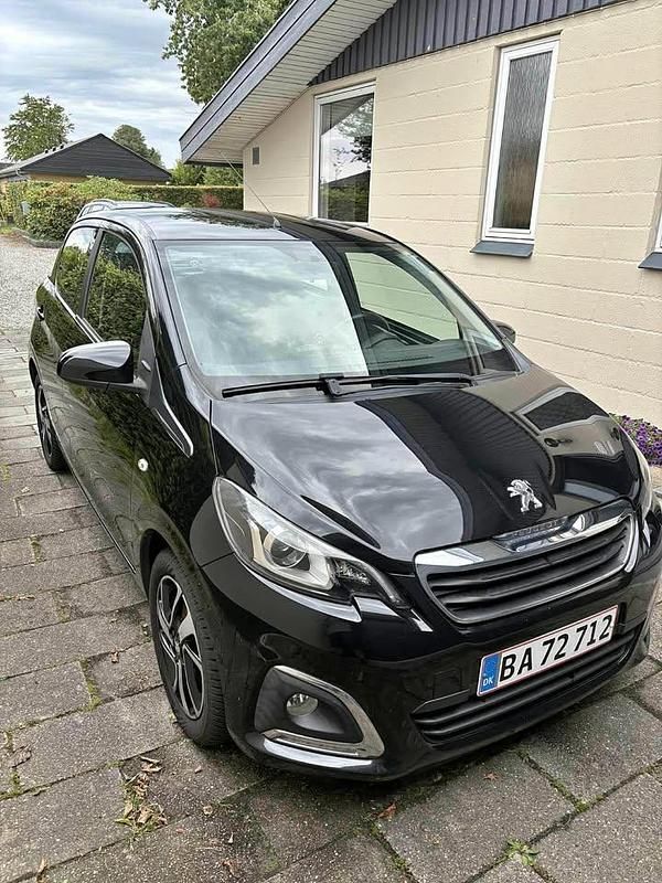Sort Brugt 2016 Peugeot 108 Allure Hatchback | 48.500 kr. (Fair pris) - Billede 1/4