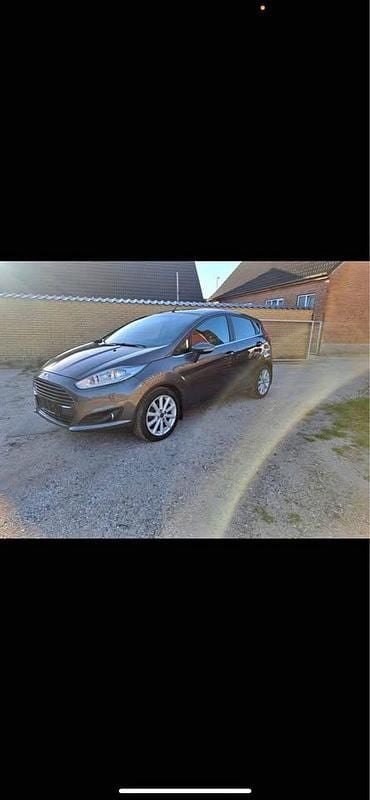 Grå Brugt 2015 Ford Fiesta Titanium Hatchback | 56.800 kr. (Fair pris) - Billede 1/4