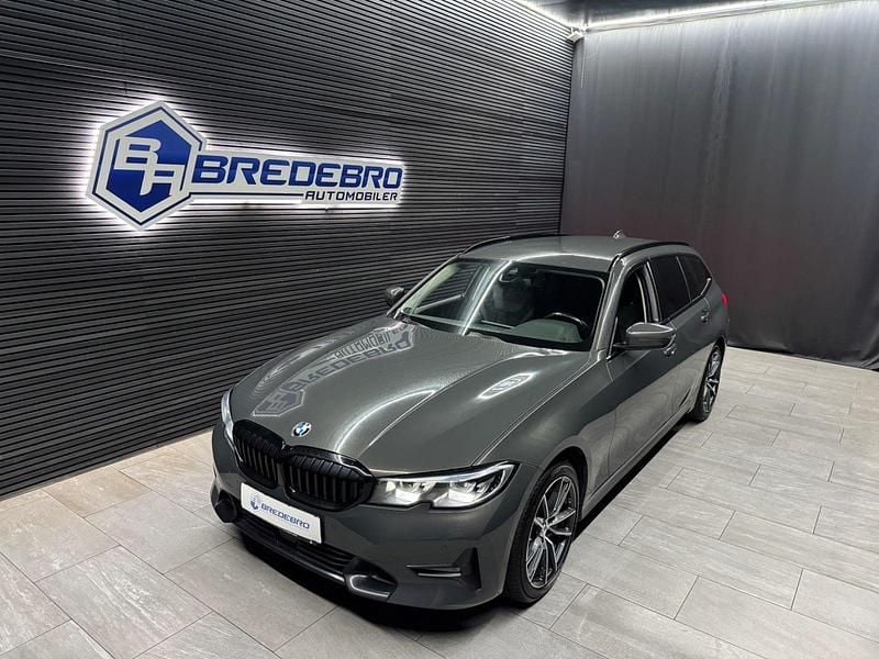 Perlemorshvid Brugt 2018 BMW 320 Sport Line Stationcar | 289.500 kr. (Dyr) - Billede 1/4