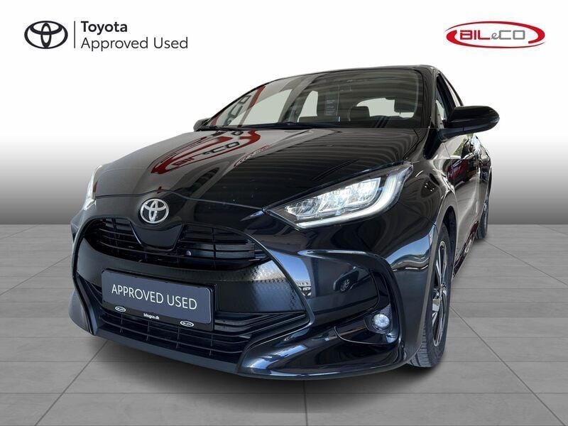 209 night sky black Brugt 2024 Toyota Yaris Active Hatchback | 200.000 kr. (Fair pris) - Billede 1/4