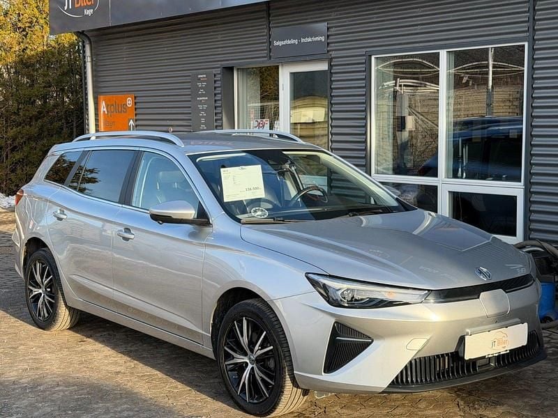 Sølvmetal Brugt 2023 MG MG5 EV Luxury Stationcar | 127.900 kr. (God pris) - Billede 1/4