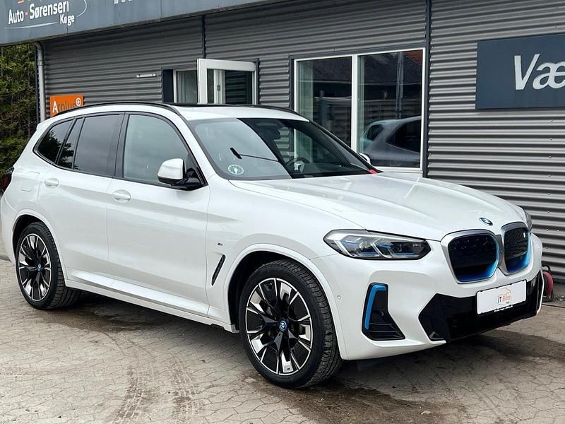 Hvidmetal Brugt 2022 BMW iX3 M Sport SUV | 349.900 kr. (God pris) - Billede 1/4