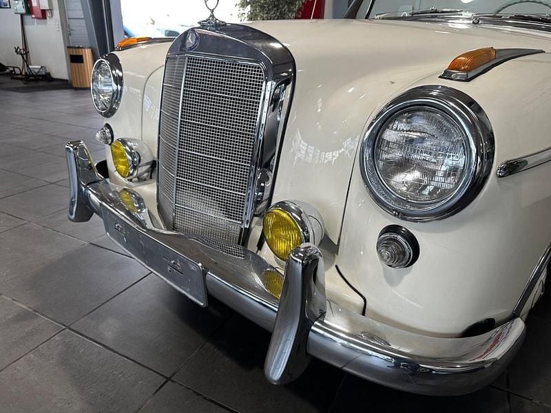 Brugt Mercedes 220 106 HK (77 kW) 1958 Hvid Cabriolet