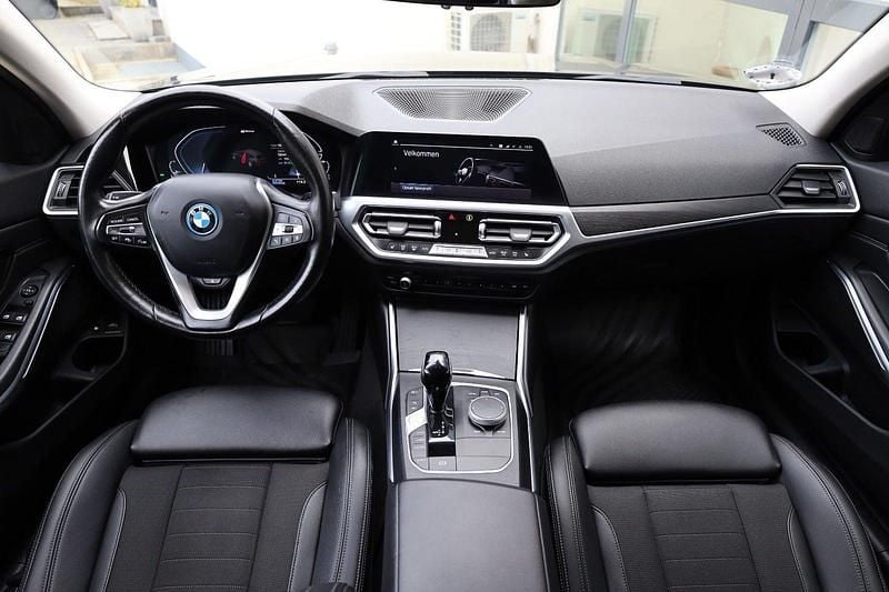 Brugt BMW 330e Sport Line 292 HK (214 kW) 2022 Sortmetal Stationcar