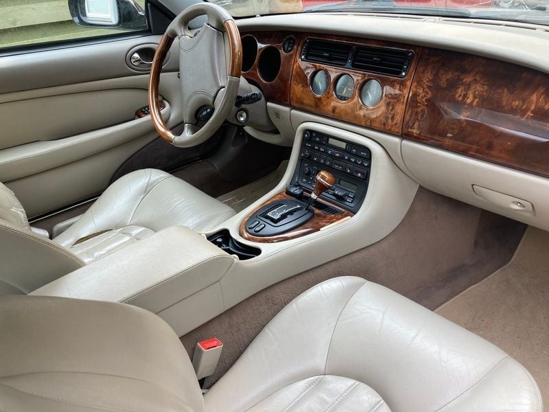 Brugt Jaguar XK8 300 HK (220 kW) 1997 Sort Coupe