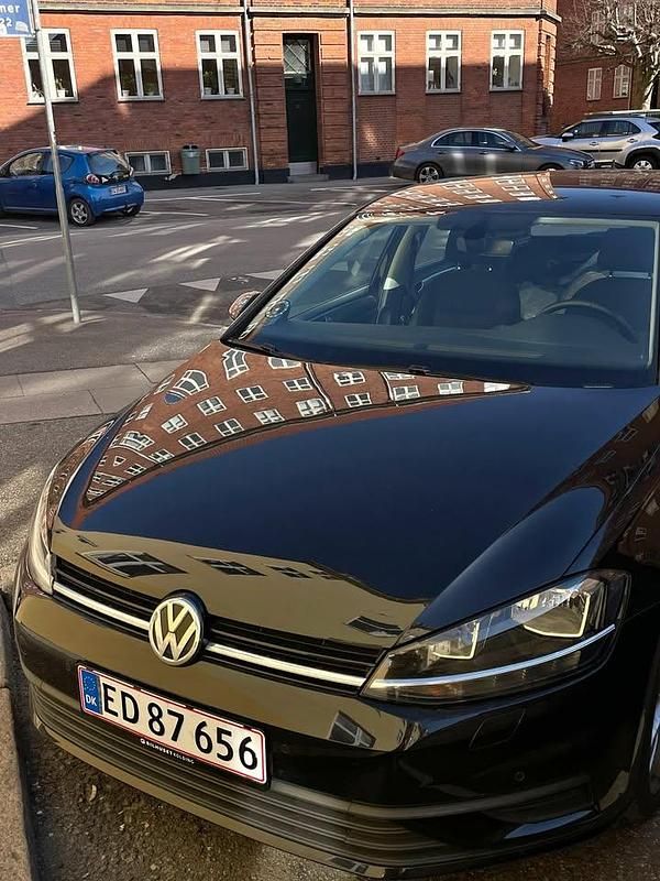 Sort Brugt 2017 VW Golf VII Trendline Hatchback | 110.000 kr. (Fair pris) - Billede 1/4