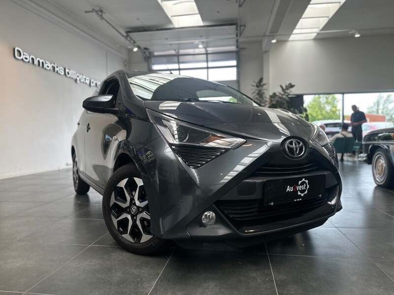 Gråmetal Brugt 2021 Toyota Aygo x-press Hatchback | 119.999 kr. (Fair pris) - Billede 1/4