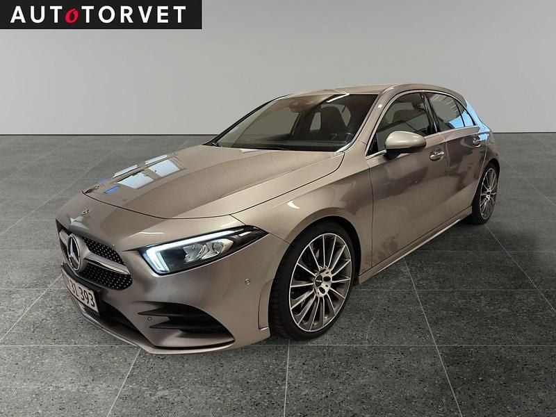 Champagnemetal Brugt 2019 Mercedes A220 AMG line Hatchback | 244.700 kr. (Fair pris) - Billede 1/4