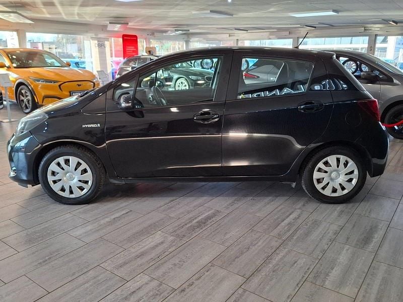 Brugt Toyota Yaris Hybrid H1 100 HK (73 kW) 2016 Sortmetal Hatchback