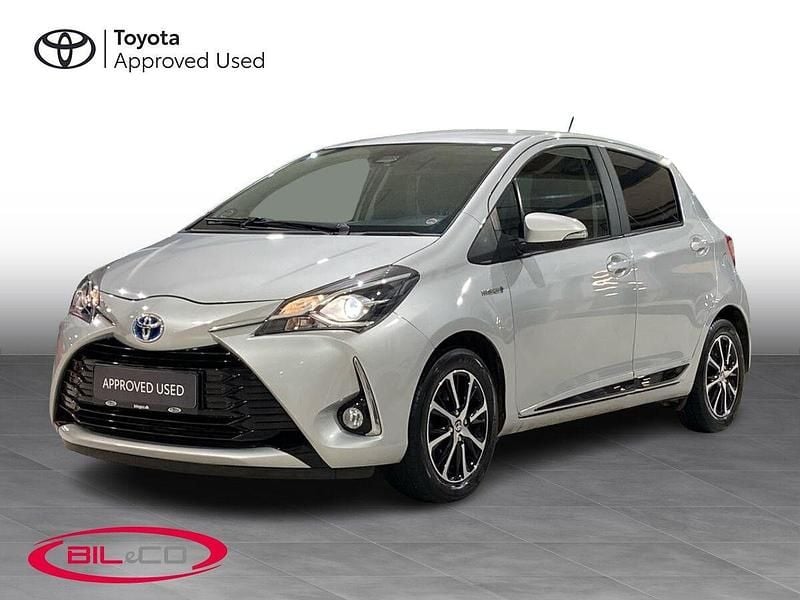 Sølvmetal Brugt 2018 Toyota Yaris Hybrid H3 Hatchback | 124.900 kr. (Fair pris) - Billede 1/3