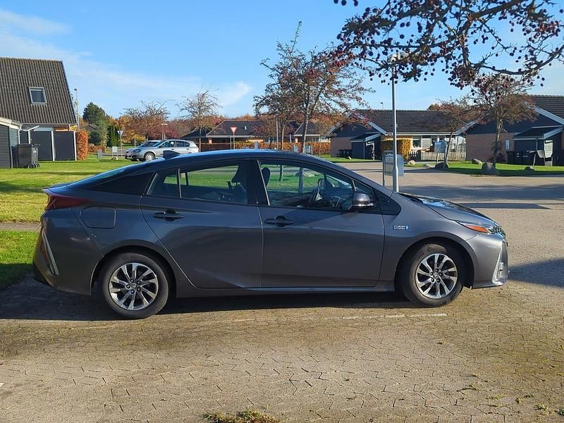 Brugt Toyota Prius H3 122 HK (89 kW) 2018 Mørkgrå Hatchback