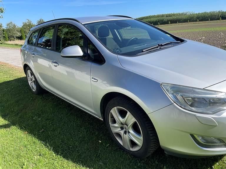 Brugt Opel Astra 139 HK (102 kW) 2011 Stationcar