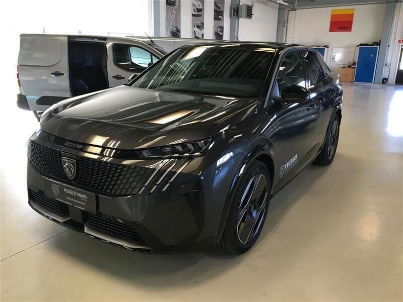 Grå titane Brugt 2024 Peugeot e-3008 GT SUV | 339.800 kr. (Fair pris) - Billede 1/4