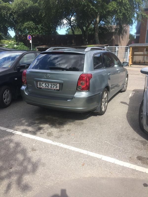 Metallic grå Brugt 2008 Toyota Avensis Sol Stationcar | 28.200 kr. (Super pris) - Billede 1/4