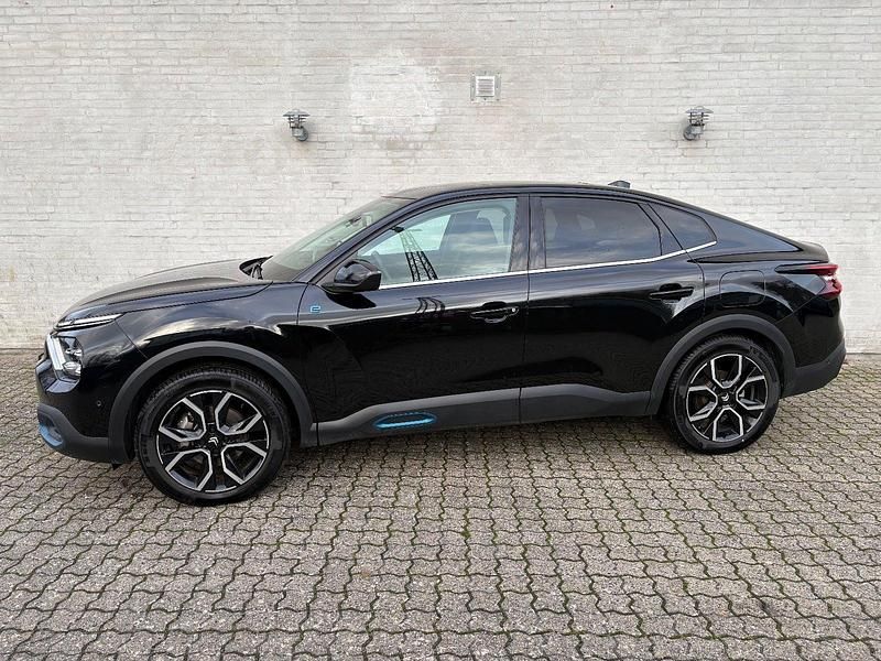 Brugt Citroën e-C4 Shine 100 kW (136 HK) 2023 Sortmetal Sedan