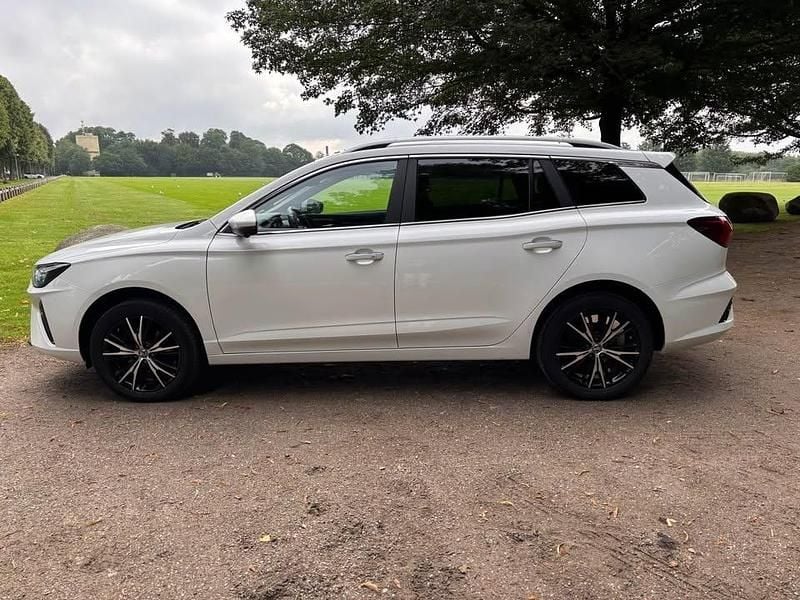 Hvid Brugt 2022 MG MG5 EV Luxury Stationcar | 139.995 kr. (Fair pris) - Billede 1/4