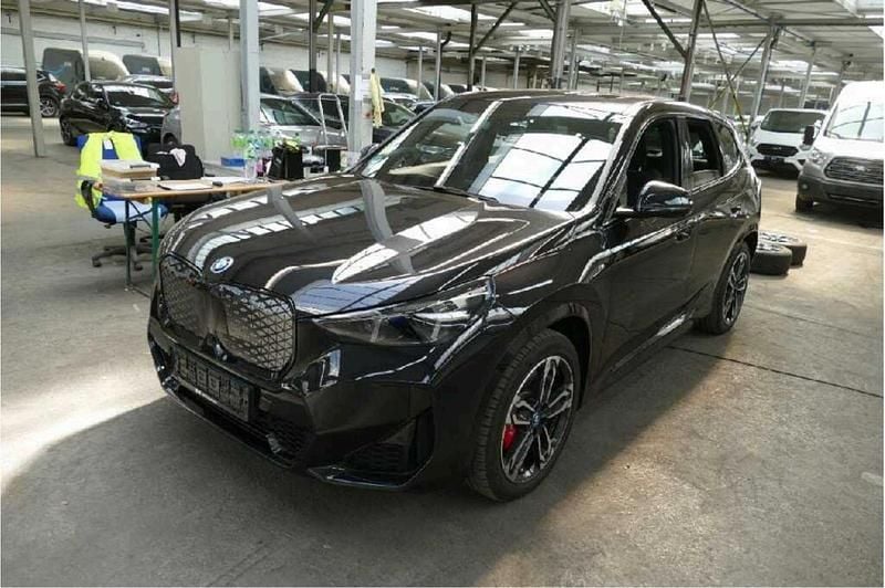 Sortmetal Brugt 2024 BMW iX1 M Sport SUV | 429.500 kr. (Dyr) - Billede 1/4