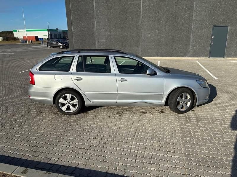 Brugt Skoda Octavia 105 HK (77 kW) 2012 Grå Stationcar