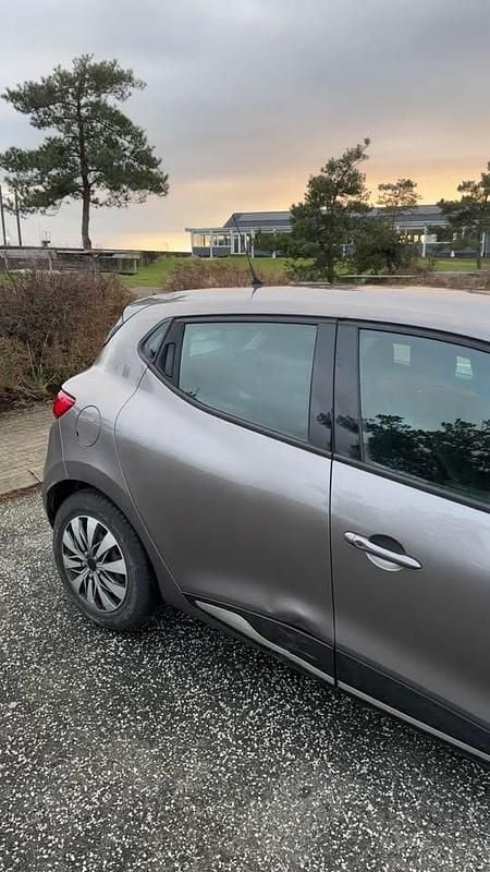 Brugt Renault Clio IV Expression 75 HK (55 kW) 2015 Grå Hatchback