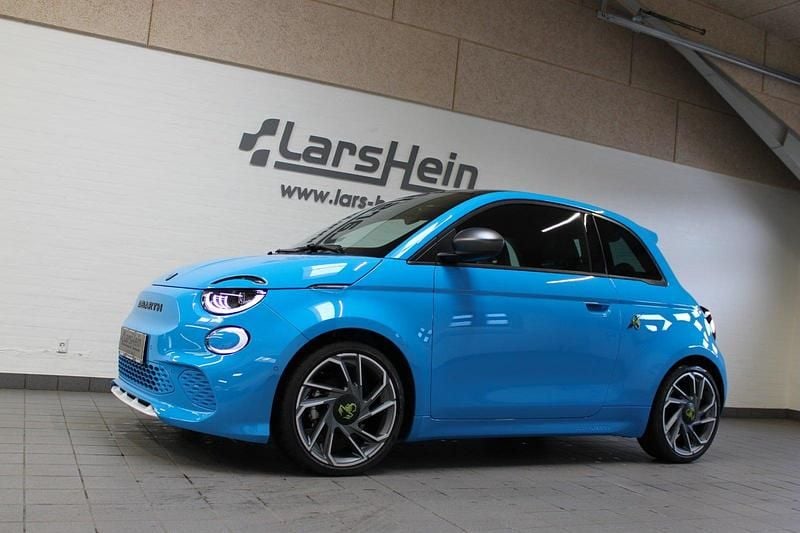 Ny Abarth 500e Scorpionissima 114 kW (155 HK) 2025 Blåmetal Hatchback