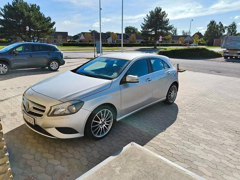Brugt 2013 Mercedes A180 Hatchback | 129.500 kr. - Billede 1/4