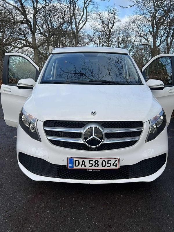 Hvid Brugt 2021 Mercedes V250 MPV | 589.900 kr. - Billede 1/4