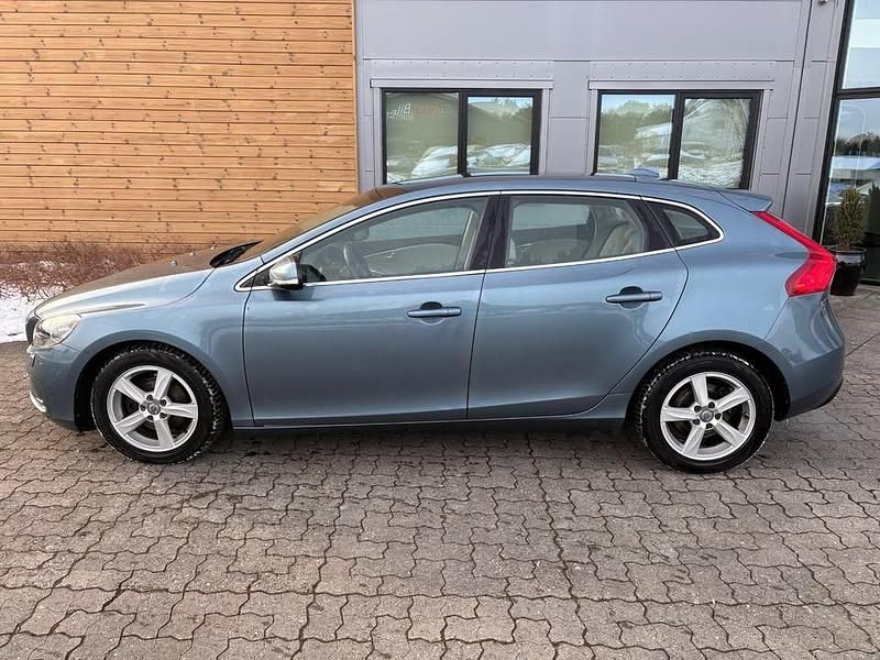 Brugt Volvo V40 Momentum 115 HK (84 kW) 2012 Hatchback