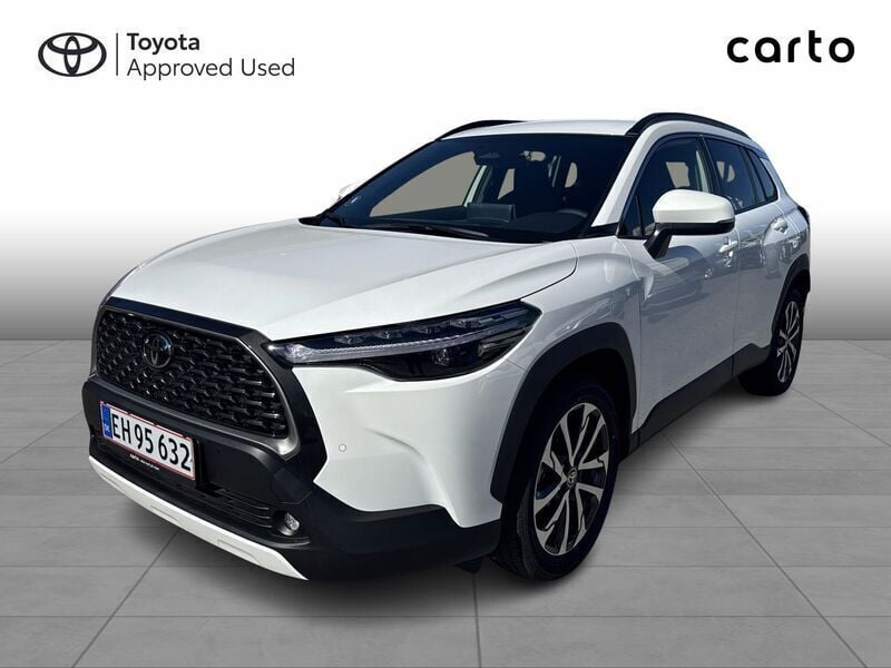 040 pure white Ny 2025 Toyota Corolla Cross Comfort SUV | 379.900 kr. (Fair pris) - Billede 1/3