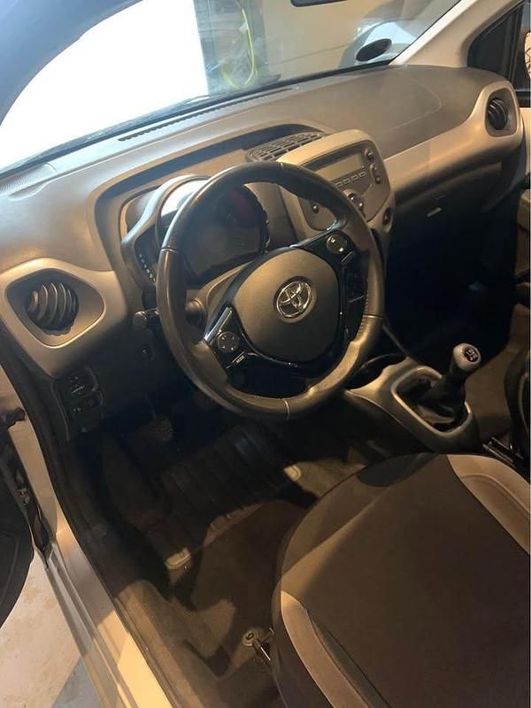 Brugt Toyota Aygo X-play 2015 Hatchback