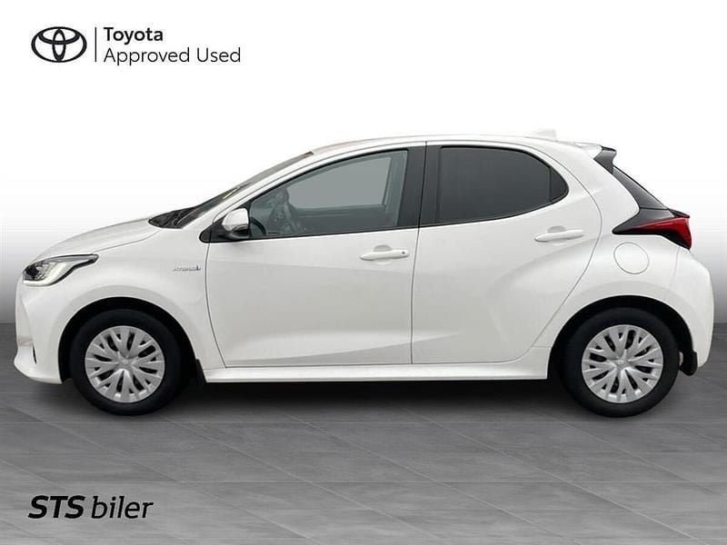 Brugt Toyota Yaris Hybrid H3 116 HK (85 kW) 2021 Pure white Hatchback