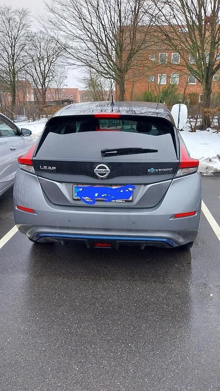 Brugt Nissan Leaf Tekna 110 kW (150 HK) 2018 Sølvgrå Hatchback