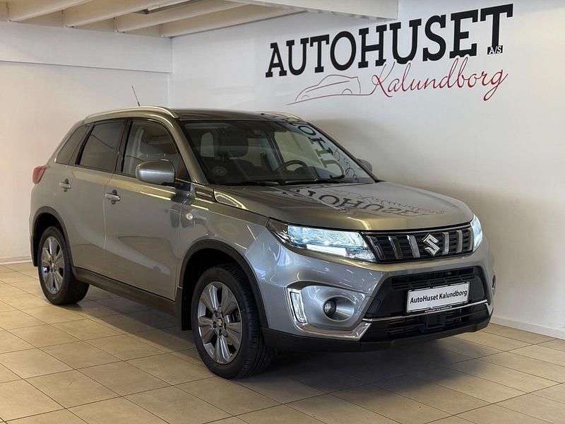 Gråmetal Brugt 2021 Suzuki Vitara Adventure SUV | 199.900 kr. (Fair pris) - Billede 1/4