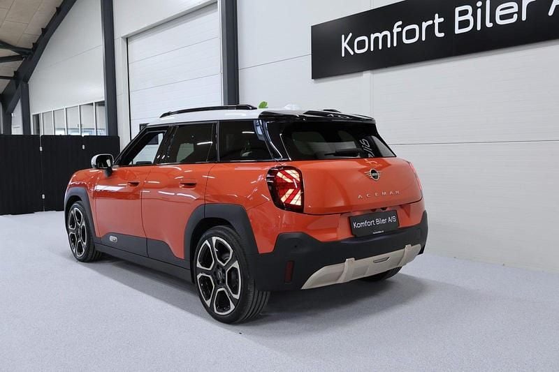 Ny Mini Aceman Favoured 135 kW (184 HK) 2025 Orangemetal SUV