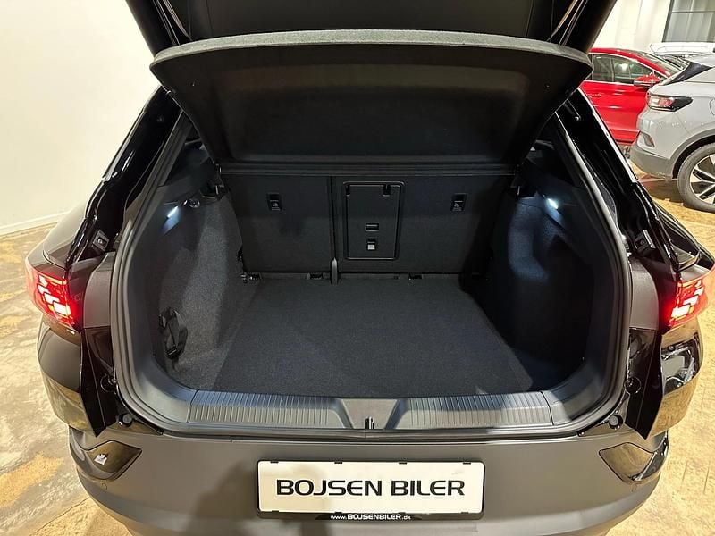 Ny VW ID.4 Pro 210 kW (286 HK) 2025 Red with black roof SUV