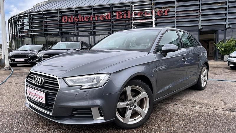 Gråmetal Brugt 2018 Audi A3 Sportback Sport Hatchback | 209.850 kr. (Fair pris) - Billede 1/4