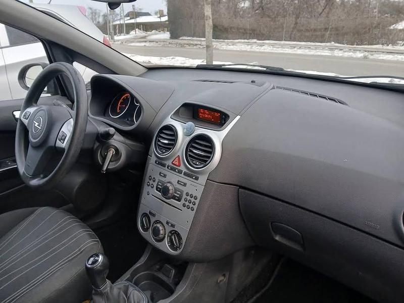 Brugt Opel Corsa 65 HK (47 kW) 2011 Hatchback